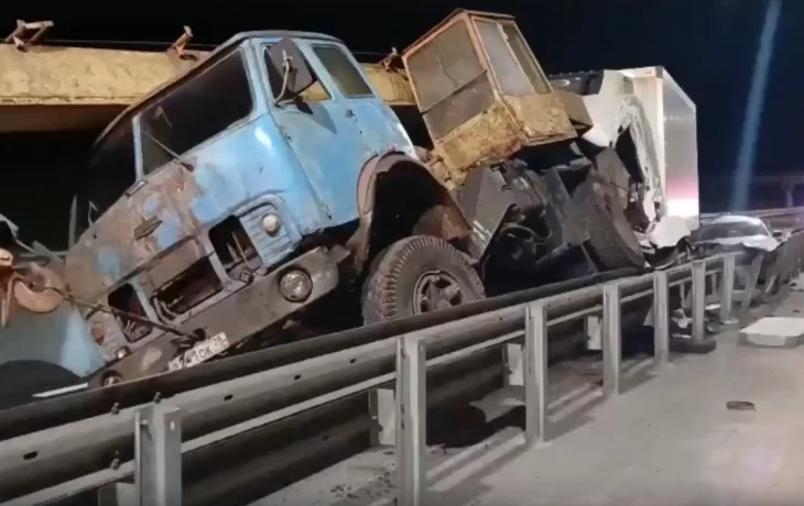 В Окуловском округе в ДТП с большегрузами и легковым авто погибли два человека