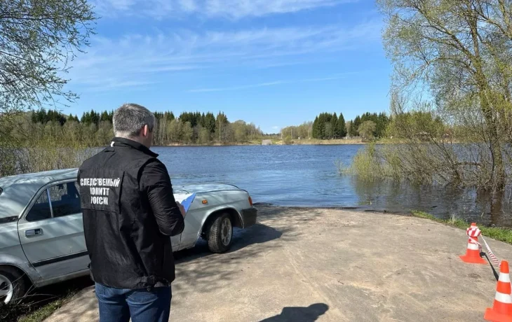 По факту утопления девушки в автомобиле в Новгородской области возбуждено уголовное дело